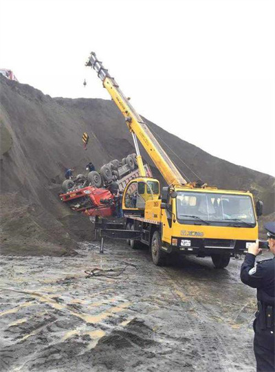 仁布上犹道路救援